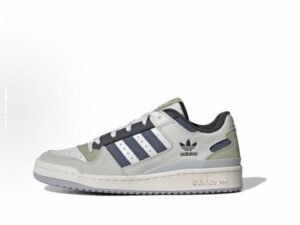 Adidas Forum 84