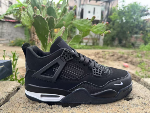 Air Jordan 4 Retro