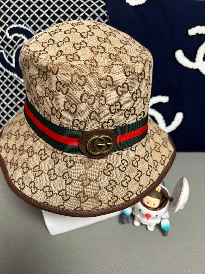 GUCCI CAP13
