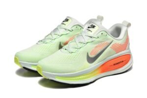 Nike Vomero V18