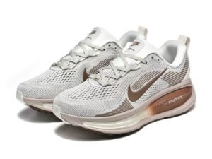 Nike Vomero V18
