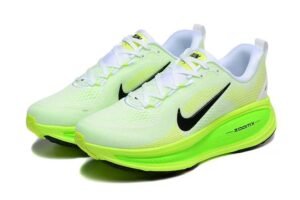 Nike Vomero V18