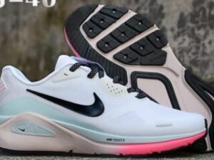 NIke Structure 26