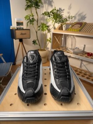 Nike Shox R4