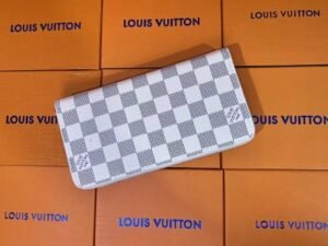 Louis Vuitton Fashion Wallet 11