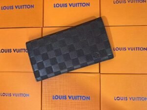 Louis Vuitton Fashion Wallet 33