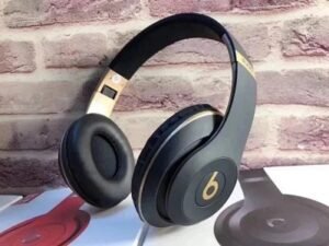 AirPods Max (USB-C) 12